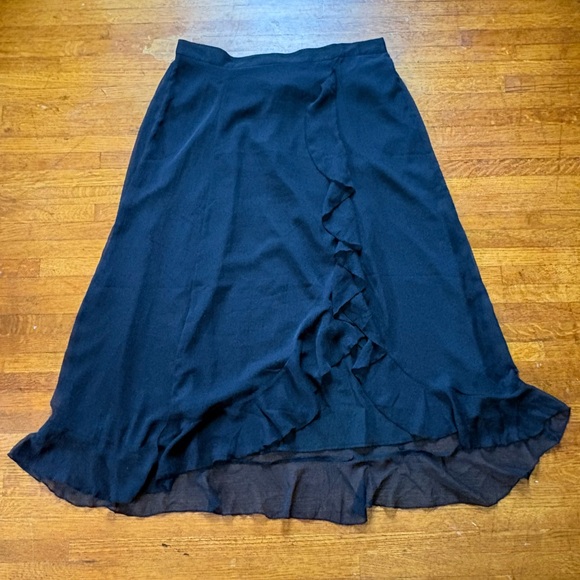 Old Navy Dresses & Skirts - Old Navy Black Ruffle Skirt XL